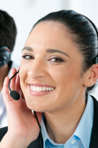 operator_iStock_000015195453_Customer_Service-smiling-woman-man.png